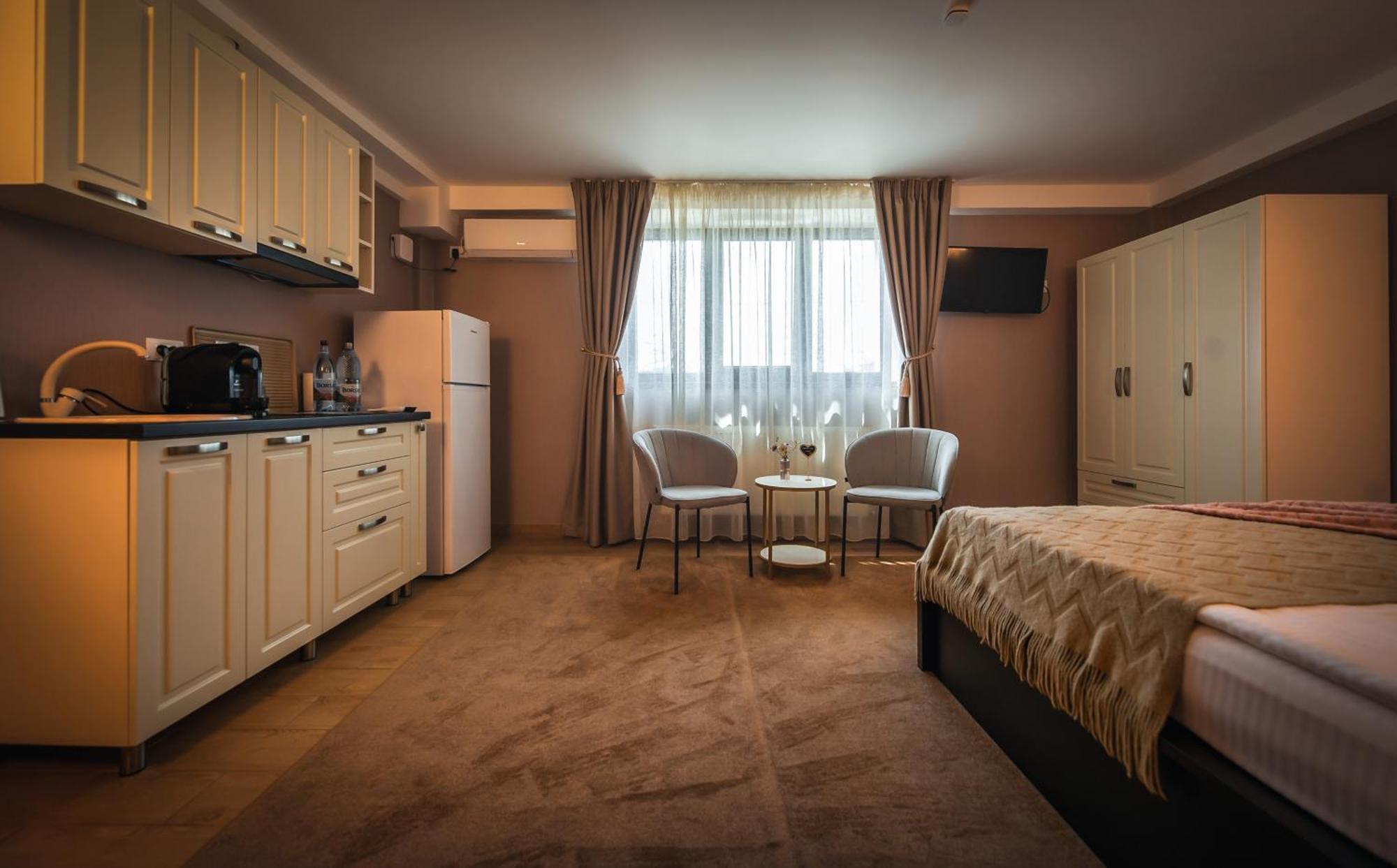 Amada City Center Iasi Bagian luar foto